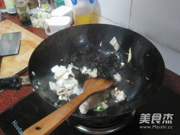 Stir-fried Broccoli with Lily recipe