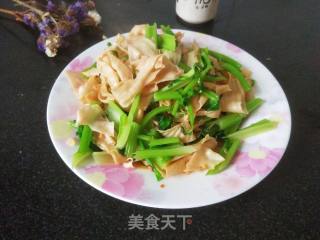 Fried Celery with Bean Curd recipe