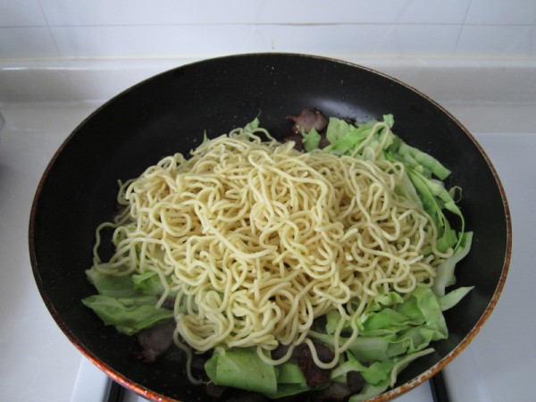 Fried Noodles with Barbecued Pork recipe