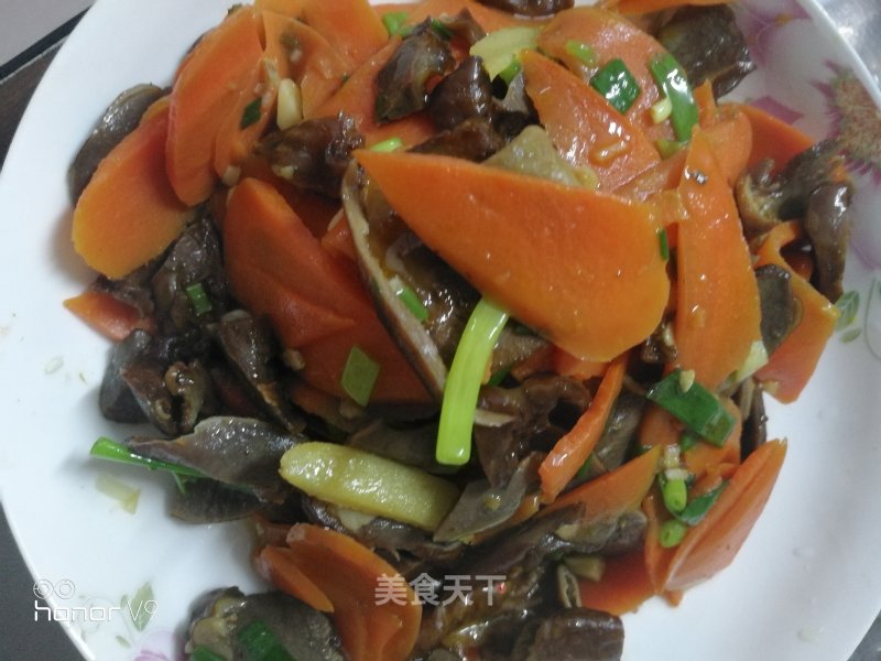 Meat Dishes......stir-fried Carrots with Braised Duck Gizzards recipe