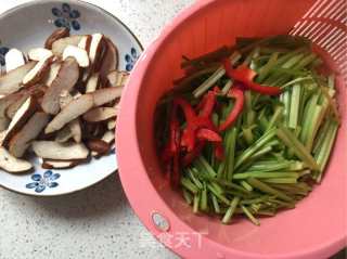Stir-fried Home-cooked Celery recipe