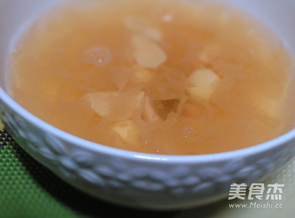 White Lotus Lily and White Fungus Soup recipe