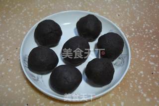 Cantonese Egg Yolk Mooncake recipe