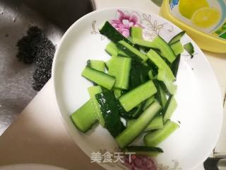 Fried Pork Heart with Celery and Cucumber recipe