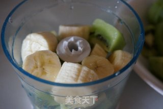Kiwi Soy Milkshake recipe