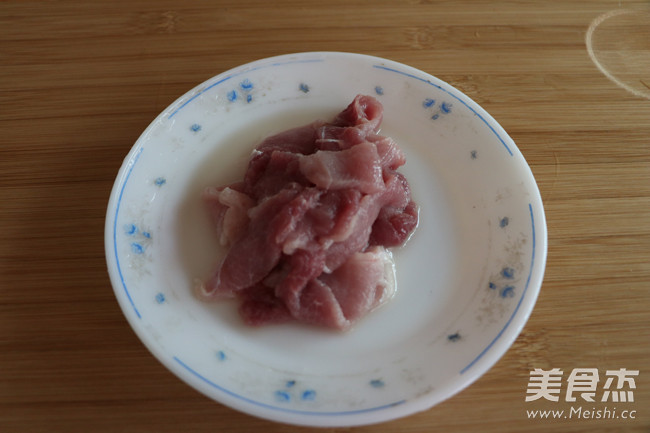 Stir-fried Parsley with Pork Liver recipe