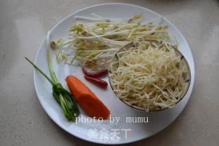 Stir-fried Vermicelli with Spontaneous Bean Sprouts recipe