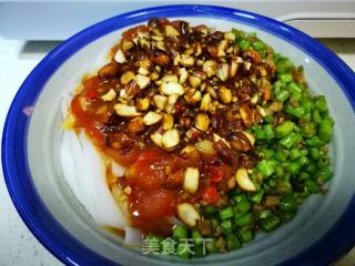 Carob Minced Pork Dried Noodles recipe