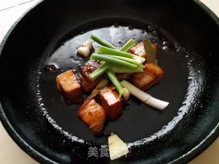 Braised Pork Stuffed with Wine recipe