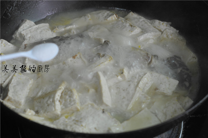 Yellow Thorn Fish Tofu Soup recipe