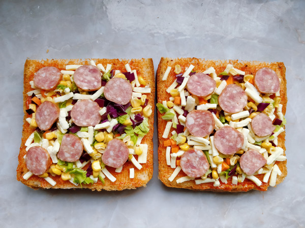 Sausage Toast Pizza recipe