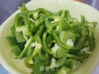 Stir-fried Pork with Pleurotus and Green Pepper recipe