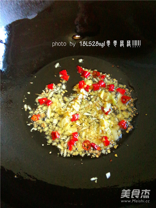 Stir-fried Sausage with Green Pepper recipe