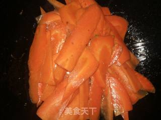 Braised Pork and Carrots Sautéed and Dried recipe