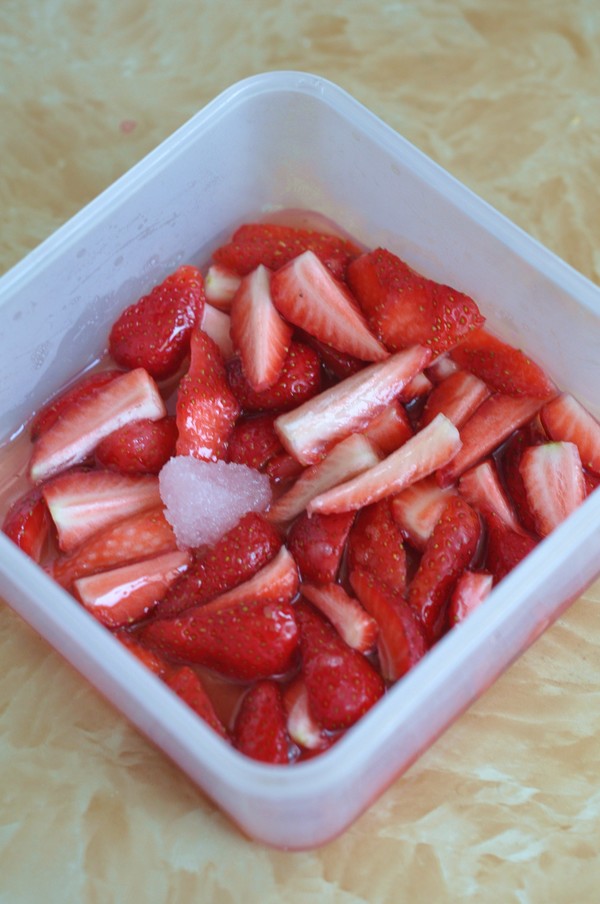 Strawberry Condensed Milk Rice Roll recipe