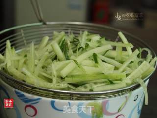 Cucumber Salad: A Light Meal to Enjoy recipe