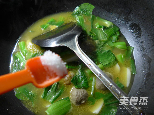 Beef Tendon Balls and Vegetable Core Rice Cake Soup recipe