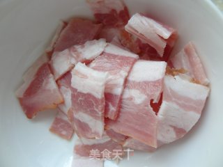 Stir-fried Bacon with Celery and Lily recipe