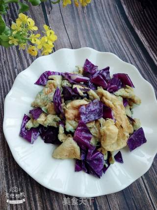 Scrambled Eggs with Purple Cabbage recipe