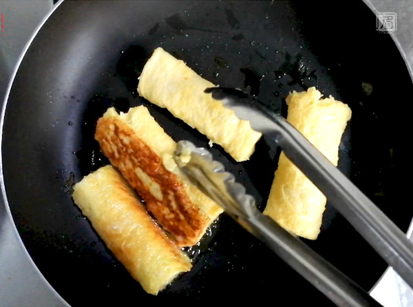 Mango Toast Roll with Mango Milkshake recipe