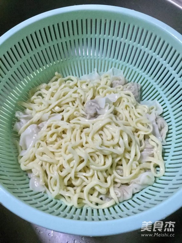 Tomato Seaweed Noodles recipe