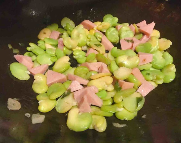 Fried Ham with Broad Beans recipe