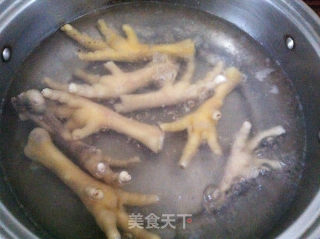 Chicken Feet Soup with Angelica and Red Dates recipe
