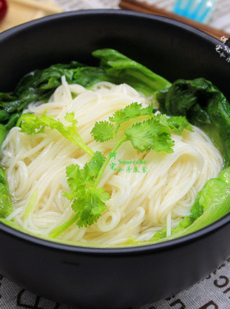 Salty Bone Noodle Soup