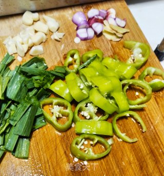 Stir-fried Fresh Scallops with Hot Peppers recipe