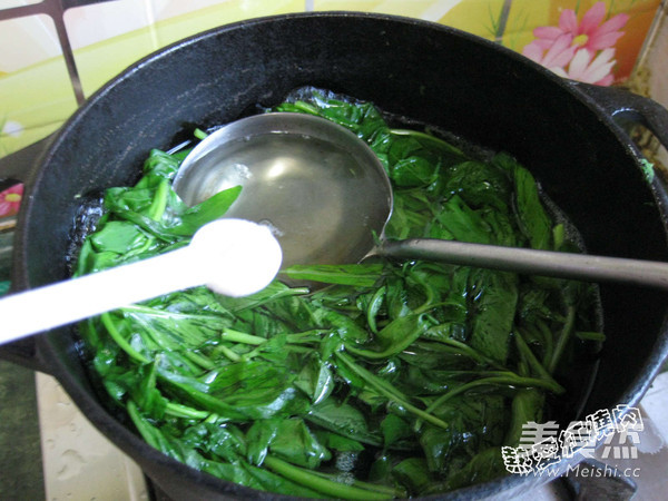 Convolvulus Leaf Egg Soup recipe