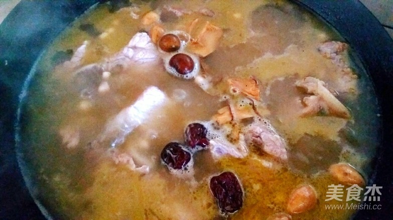 Grandma's Soup-stewed Pork Spine Soup with Ginkgo recipe