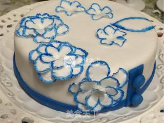 Blue and White Fondant Cake recipe