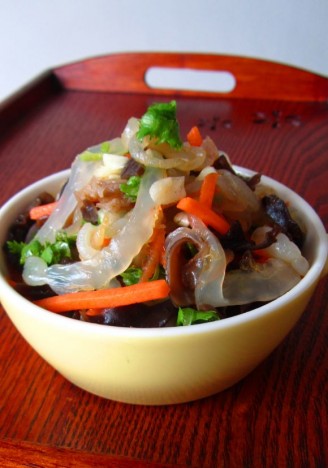 Black Fungus Mixed with Jellyfish recipe