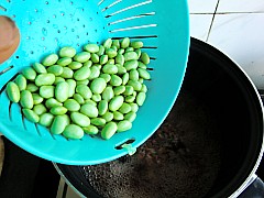 Marinated Peanuts Mixed with Edamame recipe