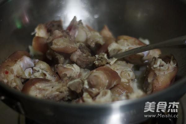 Braised Fermented Bean Curd Trotters recipe