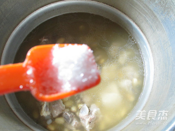 Soy Pork Ribs Soup recipe