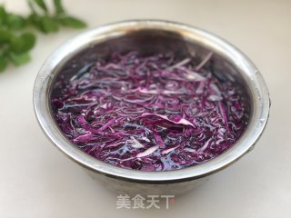 Camellia Oil Mixed with Purple Cabbage recipe