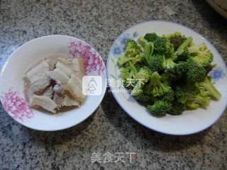 Stir-fried Broccoli with Salt and Pork recipe