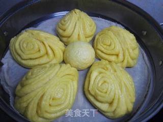 Pumpkin Flower Roll recipe