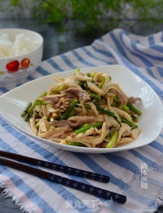 Stir-fried Pleurotus Eryngii with Garlic Sprouts recipe