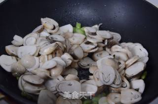 Stir-fried Beans with Straw Mushroom recipe