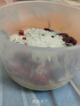 Kidney Bean and Lycium Barbarum Rice Milk recipe