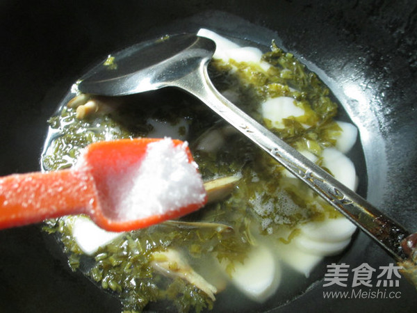 Pickled Cabbage Razor Rice Cake Soup recipe