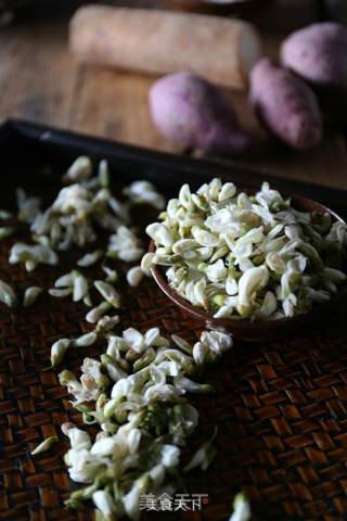 Sophora Flower and Purple Potato Steamed Cake recipe
