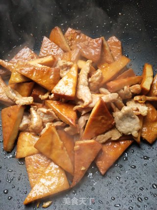 Fried Pork with Dried Tofu recipe