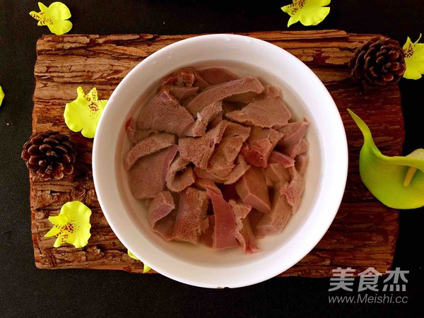 Wolfberry Leaf Pork Liver Soup recipe