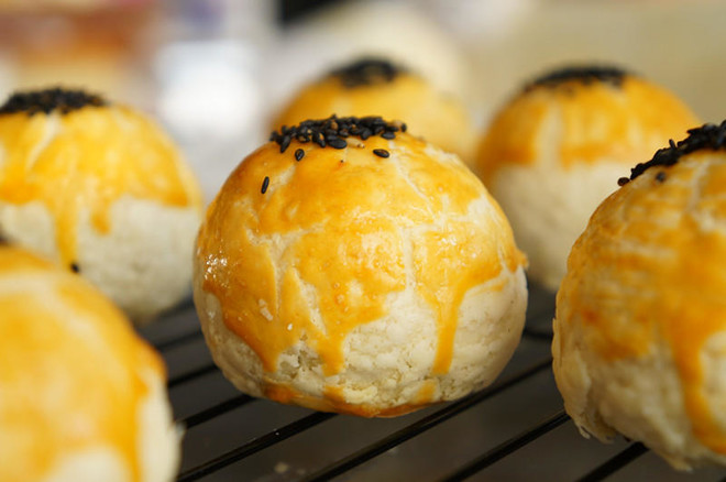 Egg Yolk Crisp, Crispy Dregs recipe