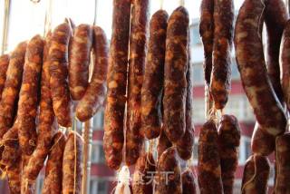 New Year Flavor---chinese New Year Banquet Dishes: Sichuan Spicy Sausage recipe