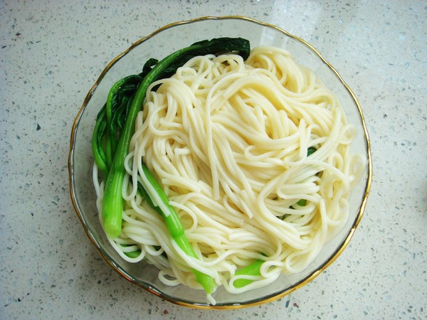 Spicy Oil Splashed Noodles recipe