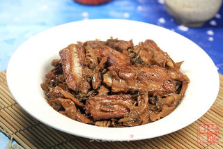 Stewed Pork Ribs with Bamboo Shoots and Dried Vegetables recipe